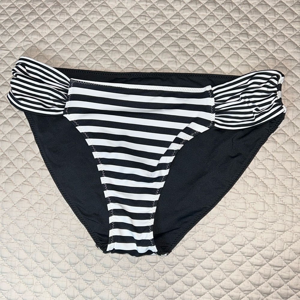 Tommy Bahama Breaker Bay shirred side reversible bikini bottom - Large - New - Picture 3 of 5